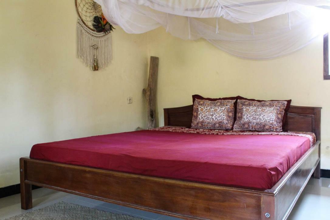 Harrys Oceanhouse 2 Pacitan Apartment Exterior photo