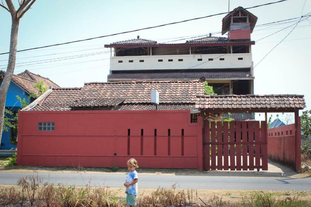 Harrys Oceanhouse 2 Pacitan Apartment Exterior photo